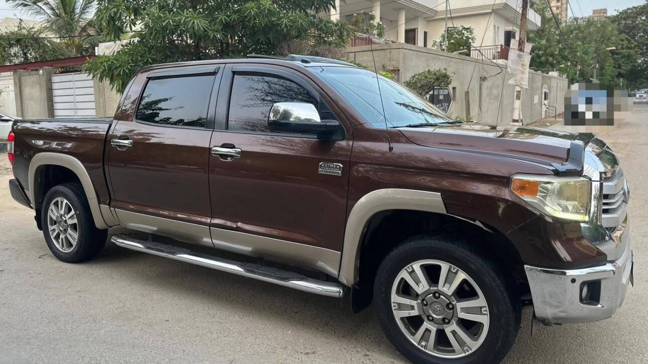 Toyata Tundra 5.7 Platinum 1749